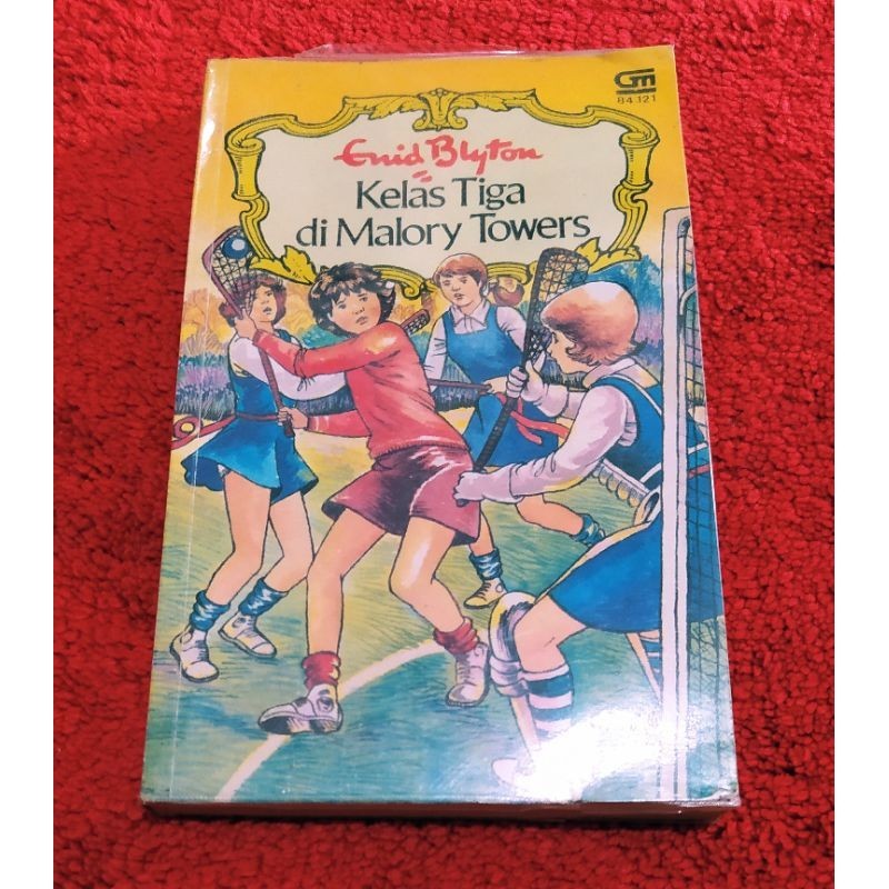 Novel second Enid Blyton "Kelas Tiga di Malory Towers" ORI cover lama