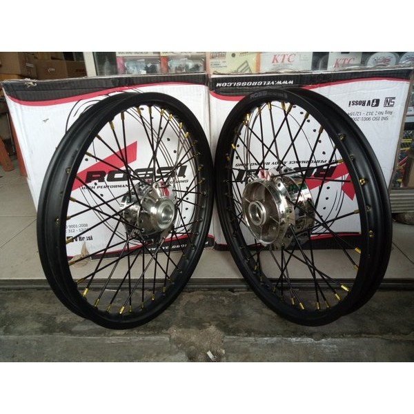 Sepaket Velg Tromol Set Jari Jari Jupiter Z . Vega . Karisma