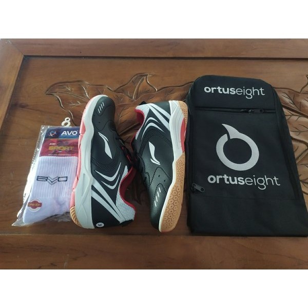 sepatu batminton