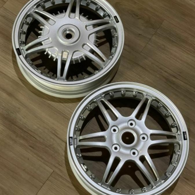 Trade In Velg Luigy Cs-05 Silver W126 Vespa Sprint Euro Primavera R12