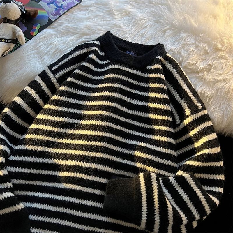 Sweater Pria Korea BergarisinsPakaian Dalam Baru Rajutan Longgar Mantel Kelas Tinggi Rajutan