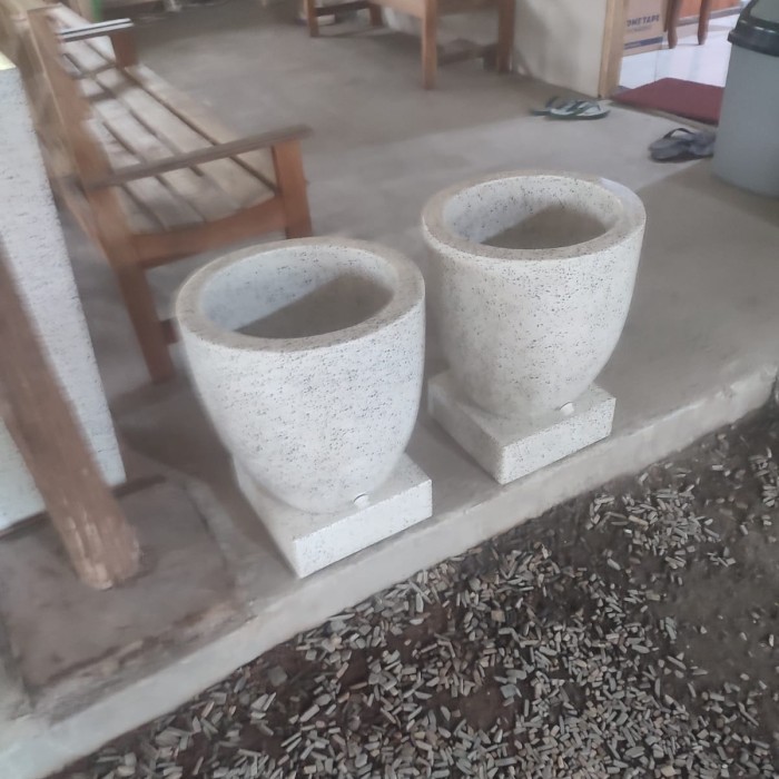 Bak Mandi / Gentong Teraso Minimalis