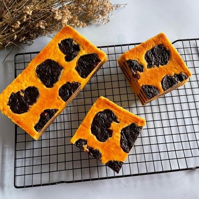 

Kue Lapis Legit Prunes 10x10cm LS01