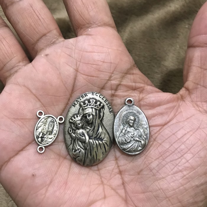 Mayu Liontin Bandul Salib Rosario Isi 3 Italy