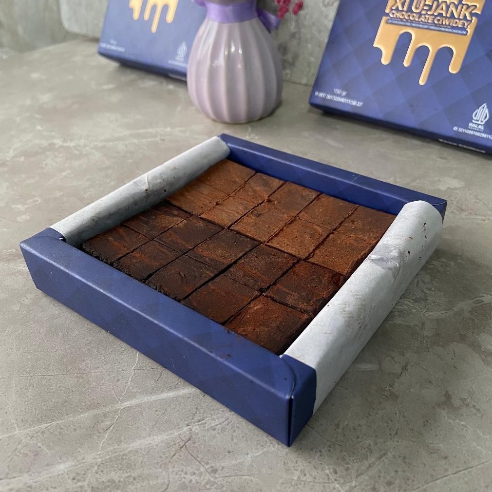 

Xi Ujank Nama Chocolate Mix Dark Milk