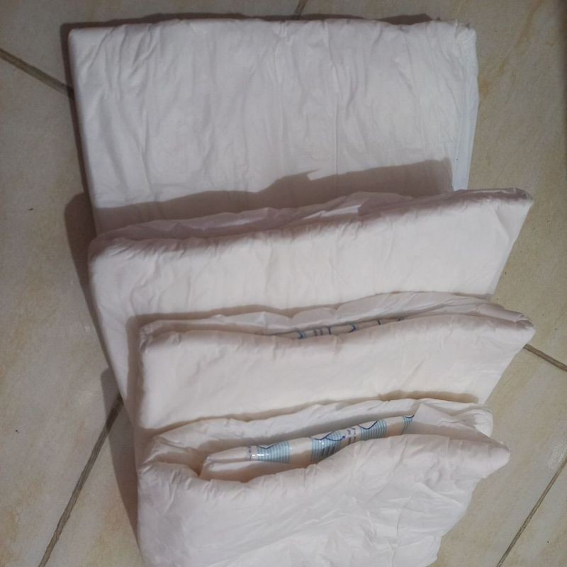 Pampers dewasa perekat (popok dewasa perekat)