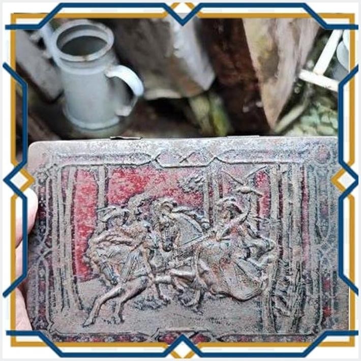 

[HYK] KALENG PERMEN ANTIK RILEY'S TOFFEE MADE IN ENGLAND