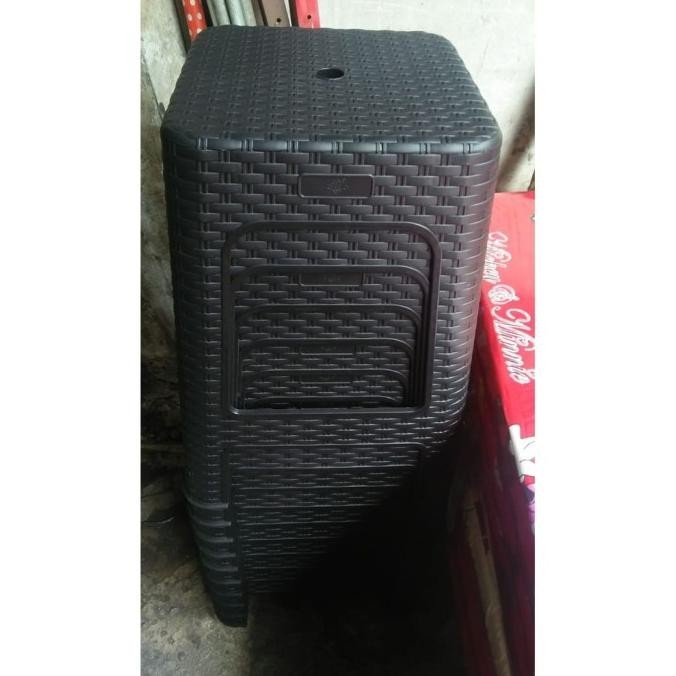 Kursi Rotan / Kursi Plastik / Kursi Bakso Rotan / Kursi Plastik Kusus Larisuntungtoko