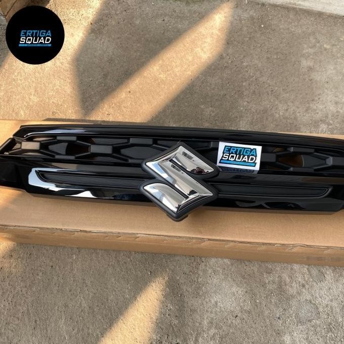 GRILL SUZUKI XL 7 HYBRID