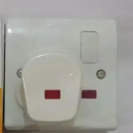 STOP KONTAK AC KAKI 3 + STEKER