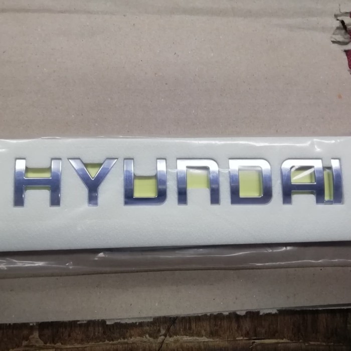 Emblem Tulisan Hyundai Besar H-1