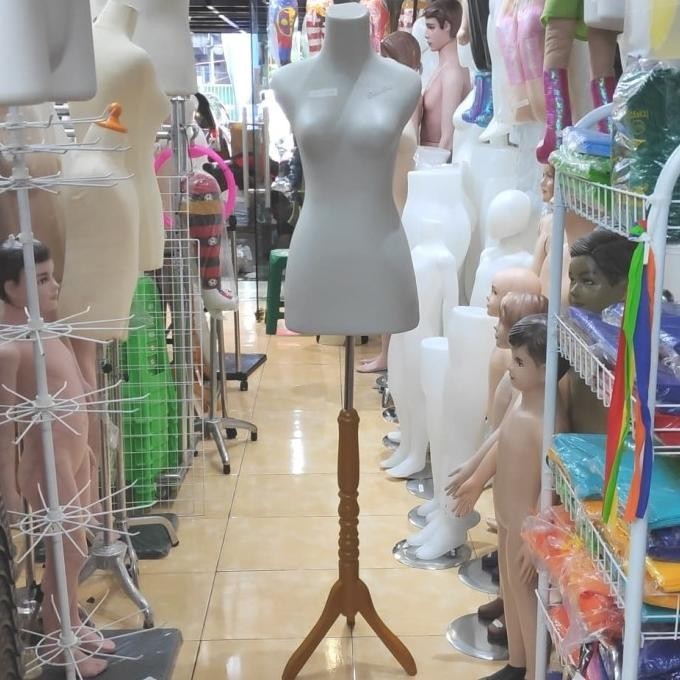 PATUNG MANEKIN DM WANITA BUTEK + KAKI KAYU (1 SET)