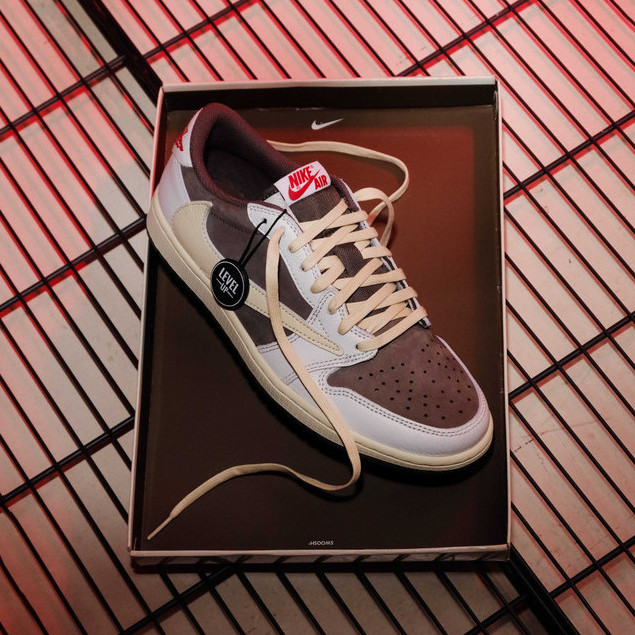 TRAVIS SCOTT X AIR JORDAN 1 LOW OG REVERSE MOCHA 100% Original