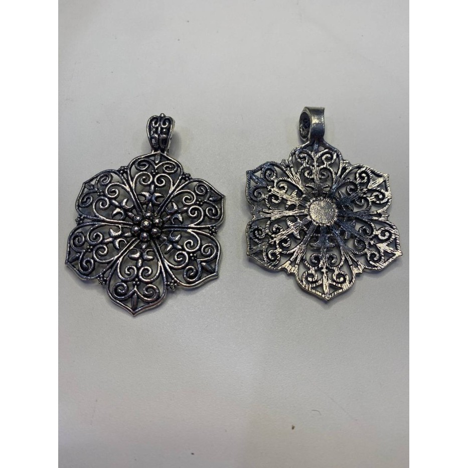 

Produk Unggulan] LIONTIN METAL BUNGA 7X5CM SILVER, BRONZE