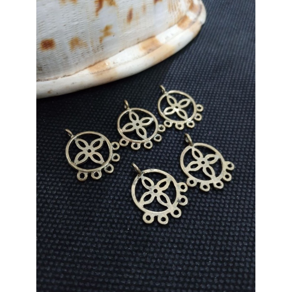 

Produk Terbaik] CHARM BANDUL MOTIF 5 LUBANG VARIASI