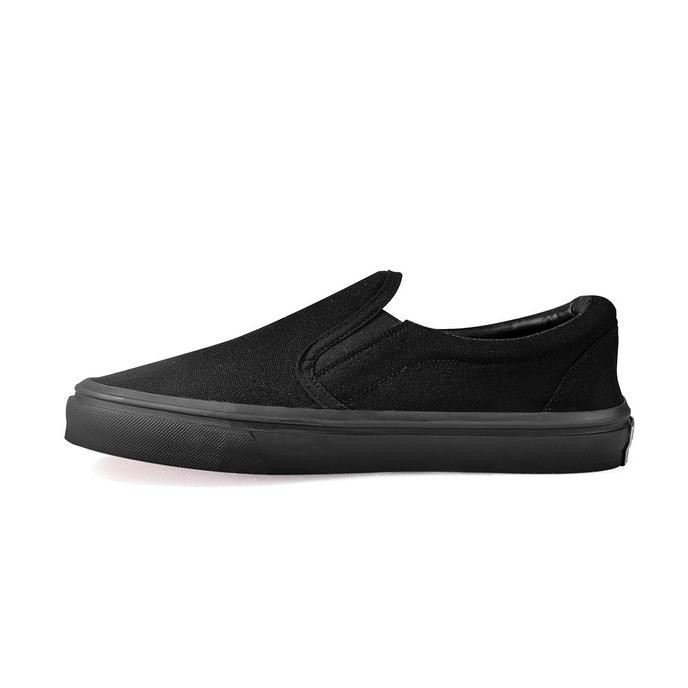 Dorks - Slip On Full Black Sepatu Sneakers Casual Pria