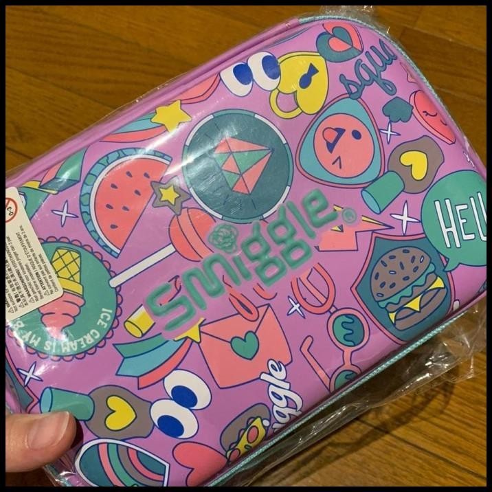 

HOT DEAL SMIGGLE HARDTOP PENCIL CASE KIT MOTIF CW (BONUS ALAT TULIS DI DLMNYA) !!!!