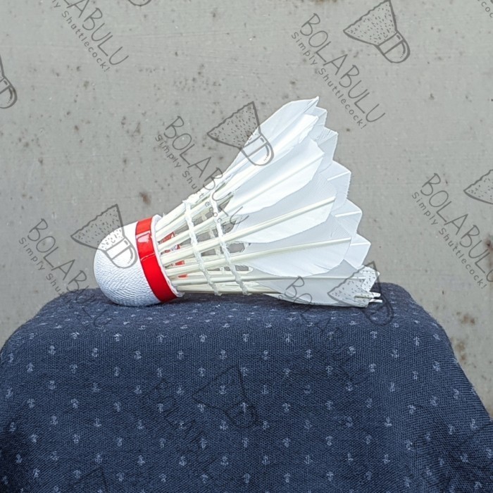 Shuttlecock Saxon Merah