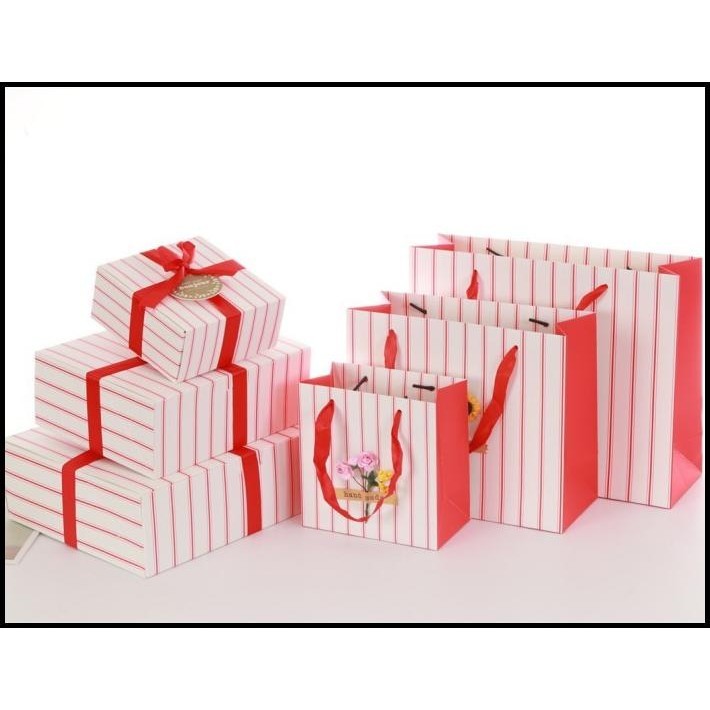 

TERMURAH KANTONG KADO, PAPER BAG HADIAH, KANTONG KARTON BAJU, KANTONG UNTUK KAD
