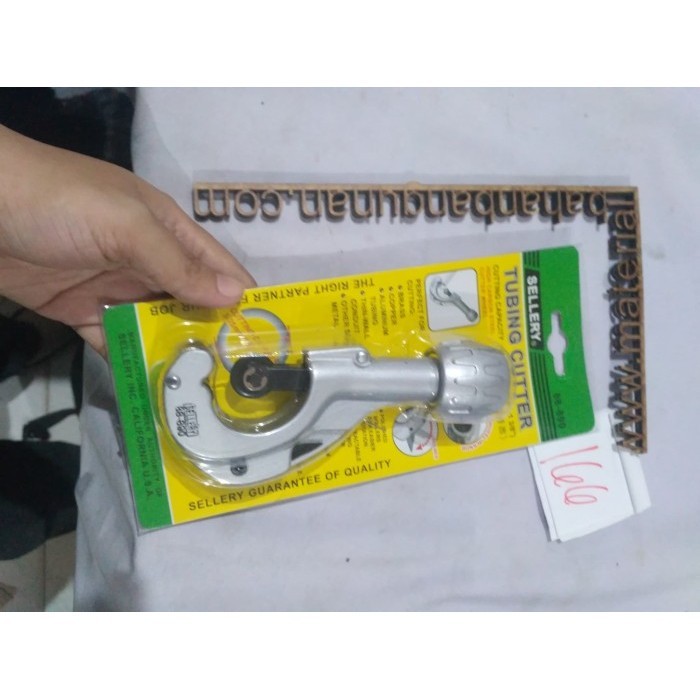 

Alat Pemotong Pipa Manual Sellery Cutter Tube Pipe Cutting Pisau