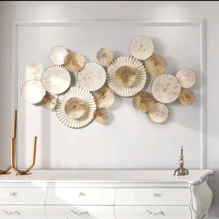 

Hiasan Dinding Ruang Tamu Aesthetic Luxury