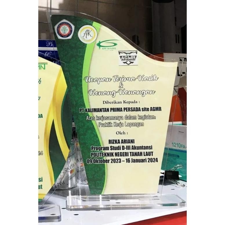 

Big Sale Plakat Akrilik A5 Ketebalan 3 Mm , Dudukan 5 Mm Paling Murah