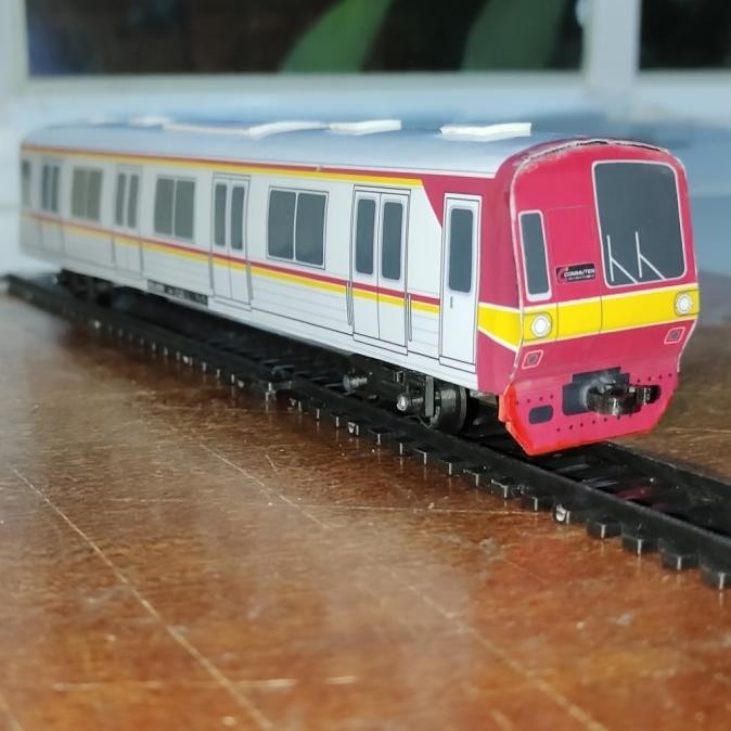 mainan kereta api commuter line KRL