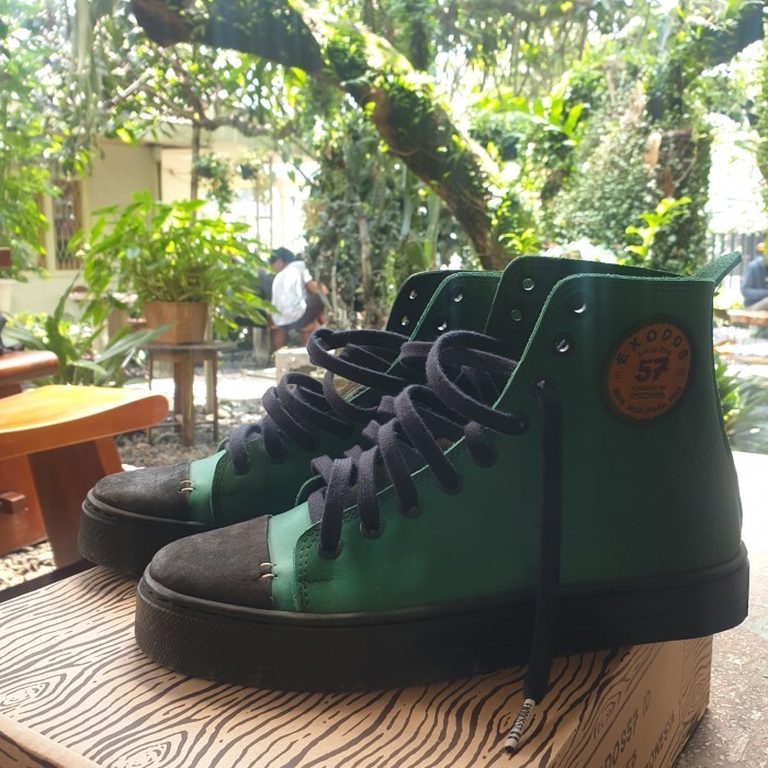 SEPATU EXODOS57