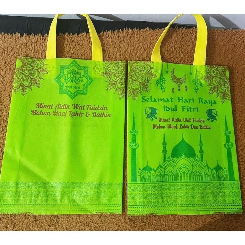 

Tas Spunbond Lebaran, Tas Idul Fitri, Tas Murah,Ukuran 38X45 Dan 30X40 (Murmer)