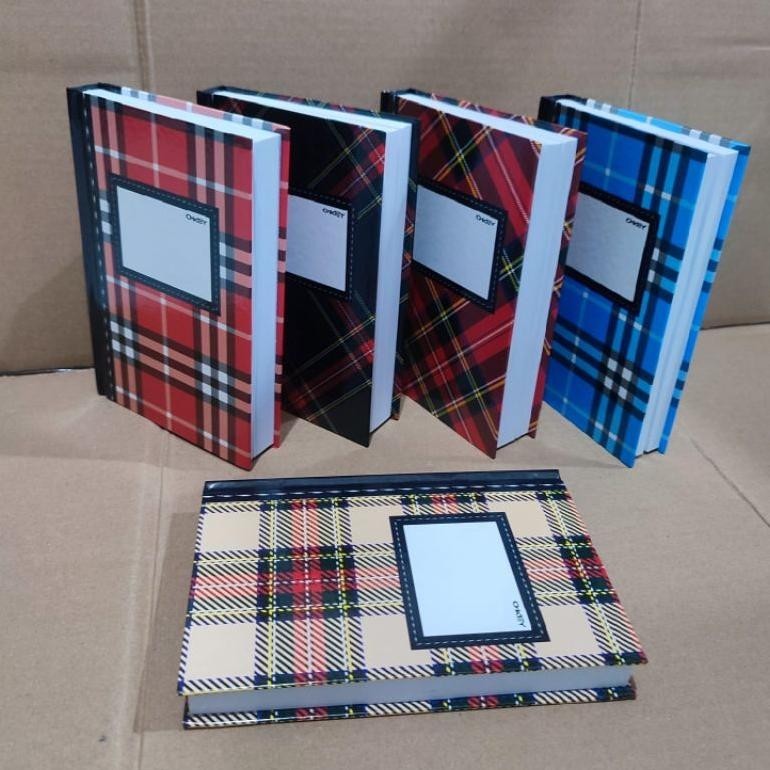 

1 PCS BUKU OKTAVO KECIL 200 LEMBAR ( GRATIS 1 PULPEN ) COD