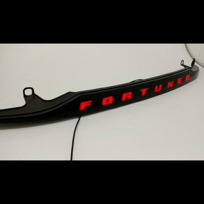 Trunklid Blakang List Bagasi Blakang Fortuner 2016-2019 Original