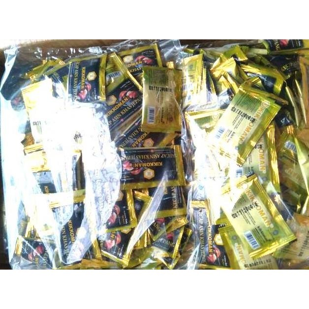 

ede-78 Kikkoman Kecap Asin Khas Jepang HALAL Sachet | Kecap Asin 5ml - Sushi Soy Sauce Berkualitas