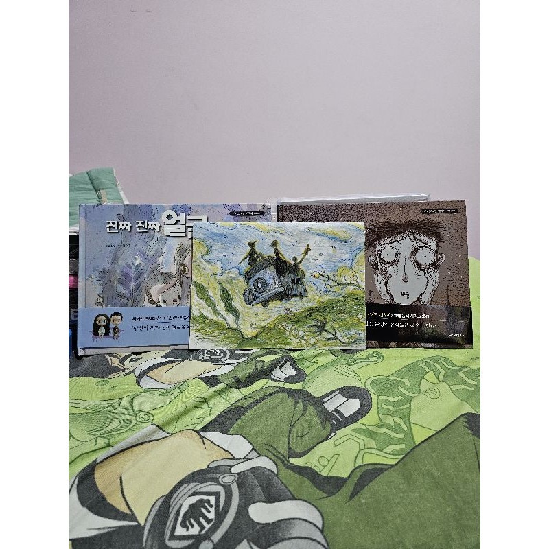 BUKU CERITA KDRAMA ITS OKAY NOT TO BE OKAY (UNSEALED)