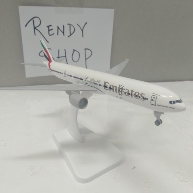 Pesawat Diecast Miniatur Emirates Roda