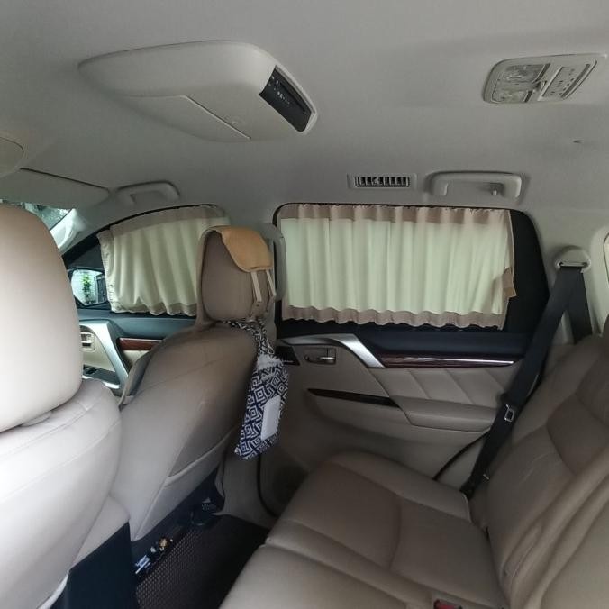 Tirai Mobil Toyota Fortuner