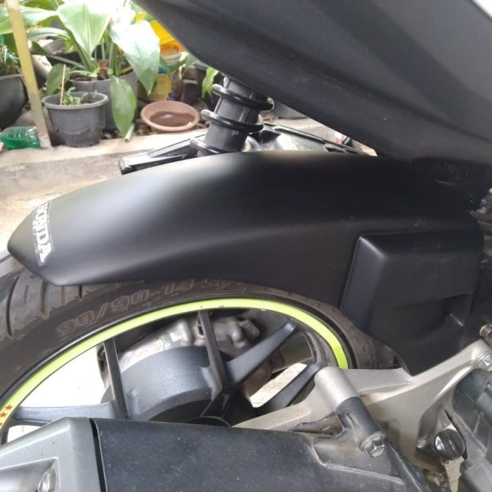 Hugger Vario Spakbor Kolong Belakang Airblade Vario 125&150 Exclusive