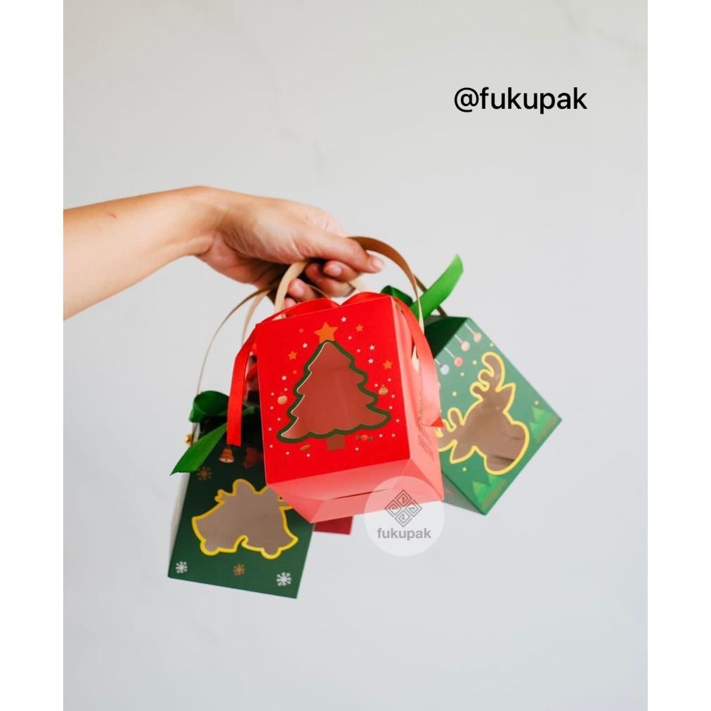 

SALE Small Christmas Box (12pcs), Kotak Natal Kecil Goodie Bag Permen Kue Roti Snack TT60