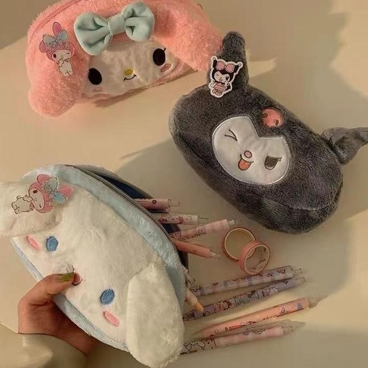 

Sera Stok Tersedia dompet hello kitty sanrio cath kidston tempat pensil gulung pouch glitter tempat pensil lucu Sera Jepang Gaya Baru Kuromi Yugui Anjing Melody Tempat Pensil Alat Tulis Tas Penyimpanan Tas Kosmetik Siswa Kotak Alat Tulis