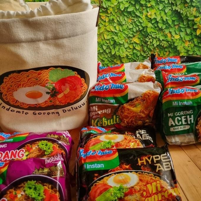 

Paket Totebag Indomie Goreng Dulu isi 12pcs Mie Goreng Lebaran Edition