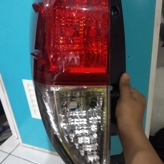 Lampu belakang innova reborn Original