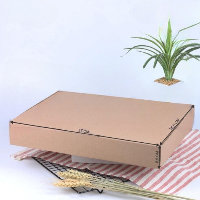 

Kardus Die Cut Cake Box Kotak Donut Coklat Polos uk 37 x 28.5 x 5.5 cm harga per 10pcs kotak dus unggul box packaging