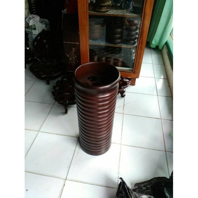 Gra Tempat Payung Motif Vas Bunga Guci Besar Kerajinan Kayu Jati