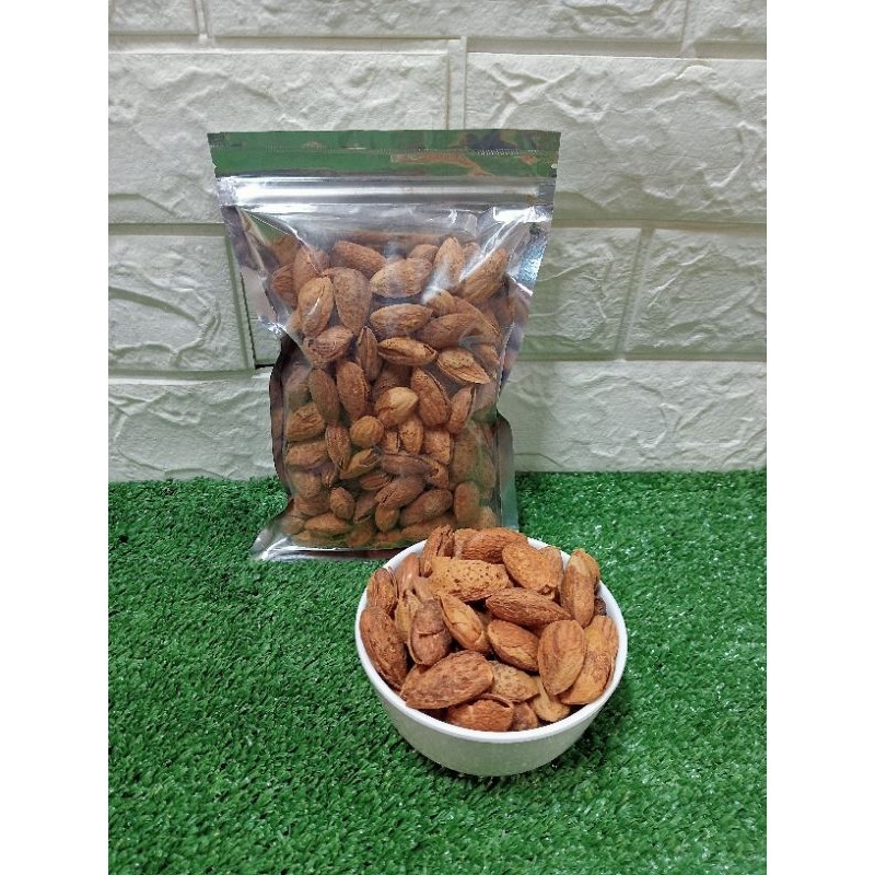 

KACANG ALMOND/ ROASTED MILK FLAVOUR IN SHELL 250 G