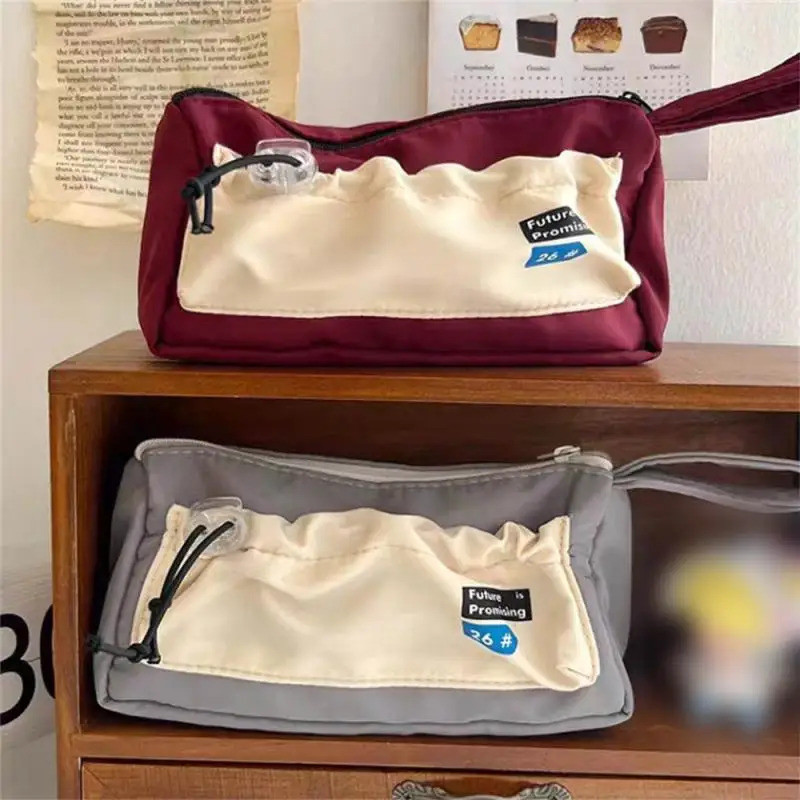 

Large storage capacity fashion pencil case, has many real uses, fashion and practical stationery storage box, elegant