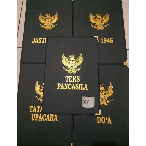 

Promo Grosir//5 Map Upacara Bahan Kulit Sintetis Warna Hitam Dan 10 Selempang Upacara 150Cm X 10 Cm 8.8