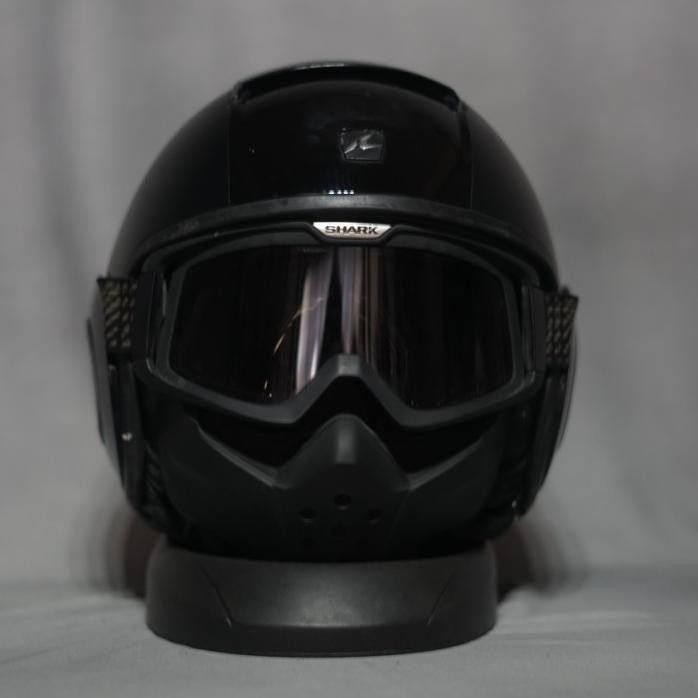 HELM SHARK RAW BLACK