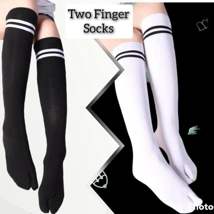 Update Kaus Kaki Jempol Panjang Selutut Dengan Garis Strip Hitam Putih