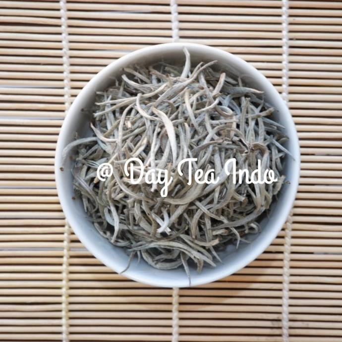 

PREMIUM WHITE TEA SILVER NEEDLE / TEH PUTIH ORIGINAL DAN TERPERCAYA