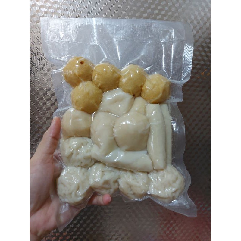 

PEMPEK PALEMBANG 1SELAM + 15PEMPEK KECIL + CUKO 200ML ASLI PALEMBANG