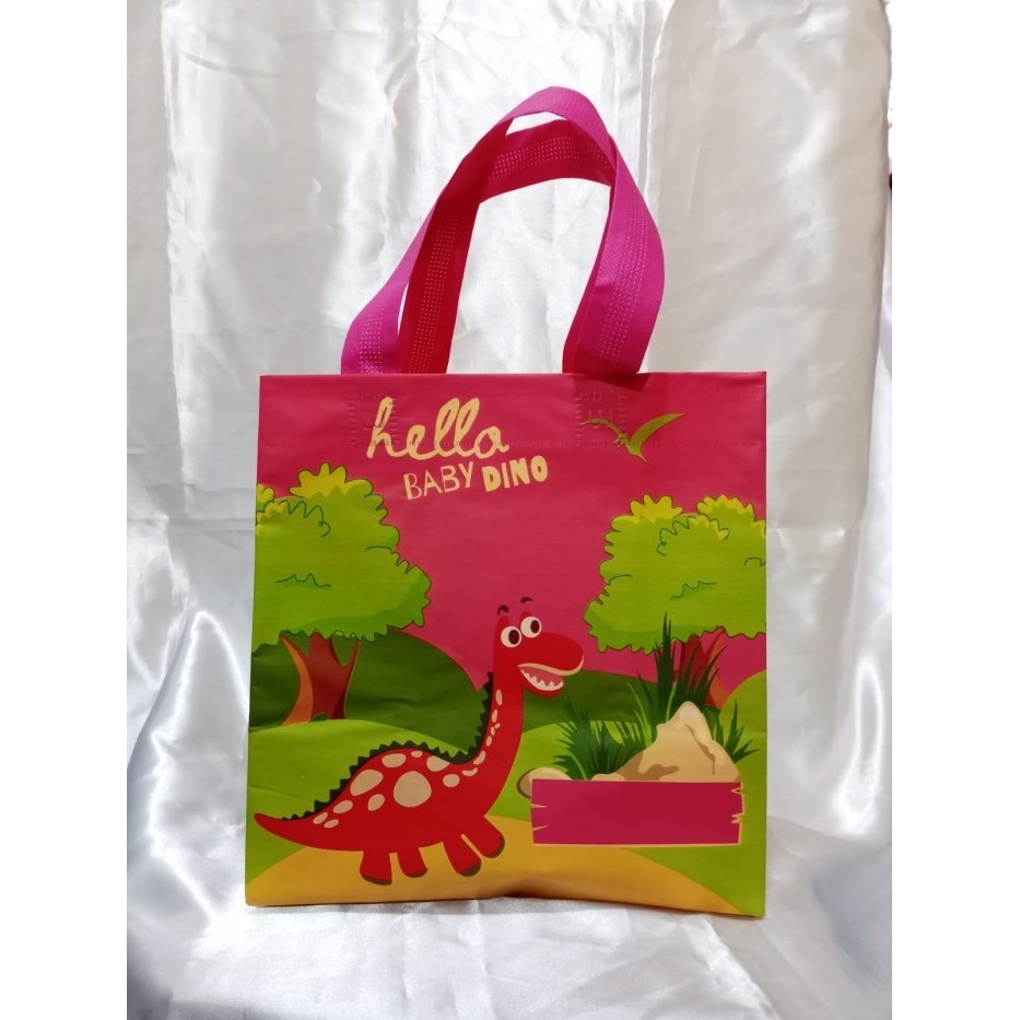 

HARGA DISKON 1 Lusin ( isi 12 pcs ) Tas Spunbond Laminasi box Hello DINO 25x25x15